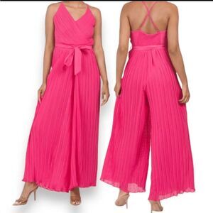 BEYOND WORDS Open Back Pleated Jumpsuit With Belt NWT Size XS